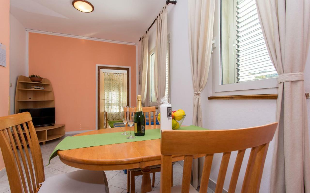 Apartments Luka 2 Башка Екстер'єр фото